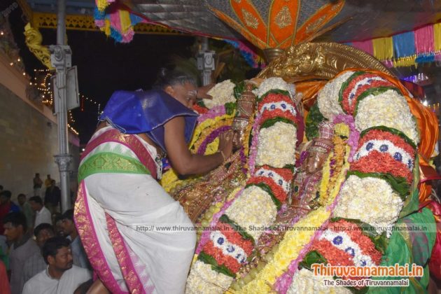 arunachaleswarar with unnamalaimalai amman in tiruvannamalai deepam 2019